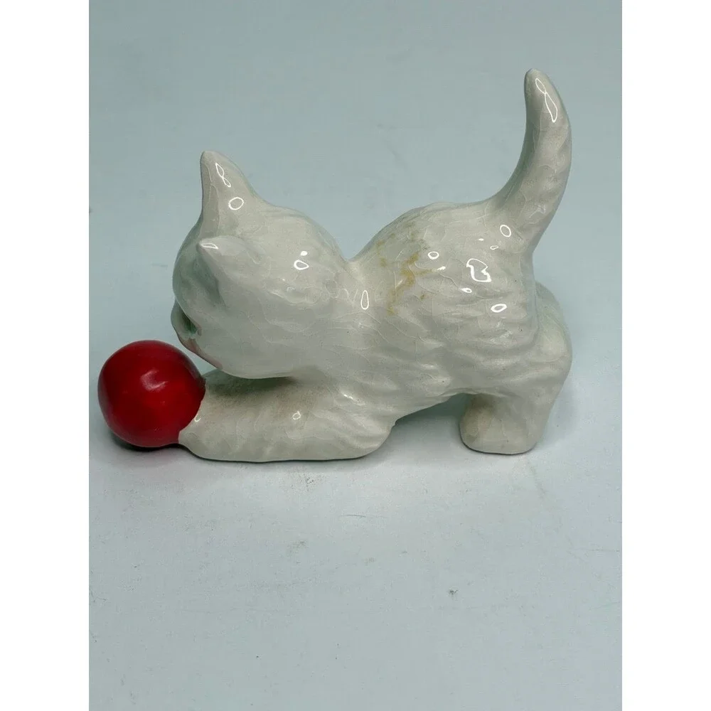 Goebel hummel white